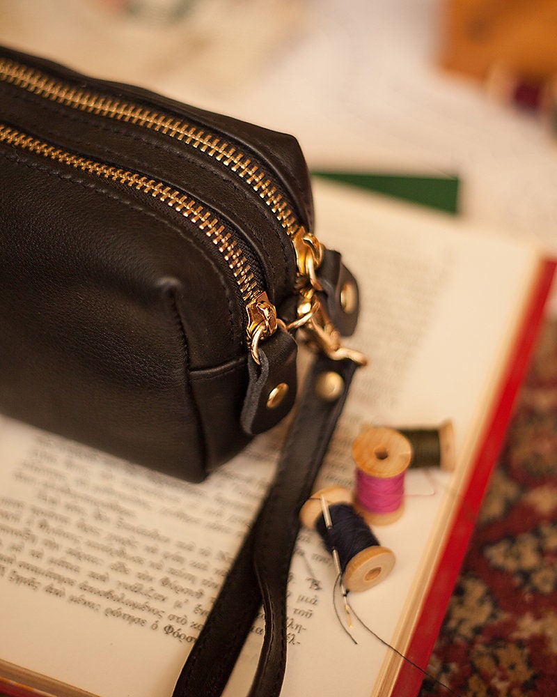 Black handmade leather cosmetic case, makeup travel bag, toilet case for women, makeup Tasche