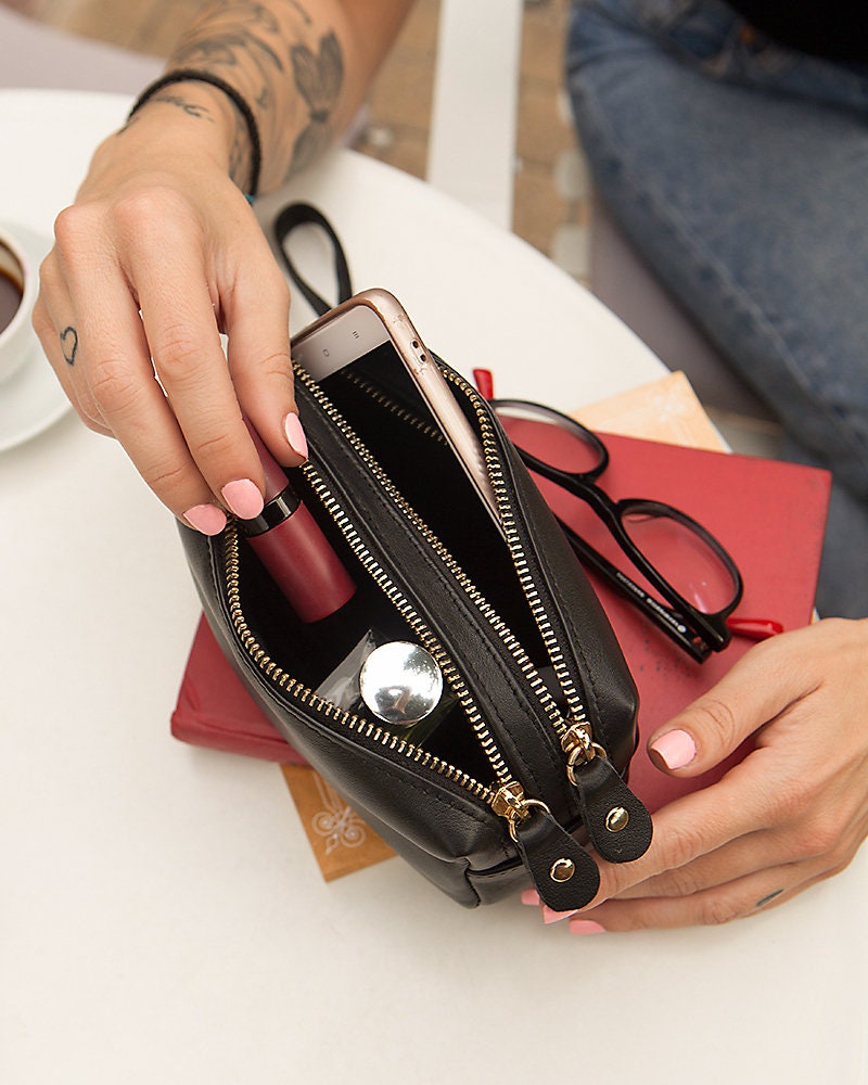 Black handmade leather cosmetic case, makeup travel bag, toilet case for women, makeup Tasche