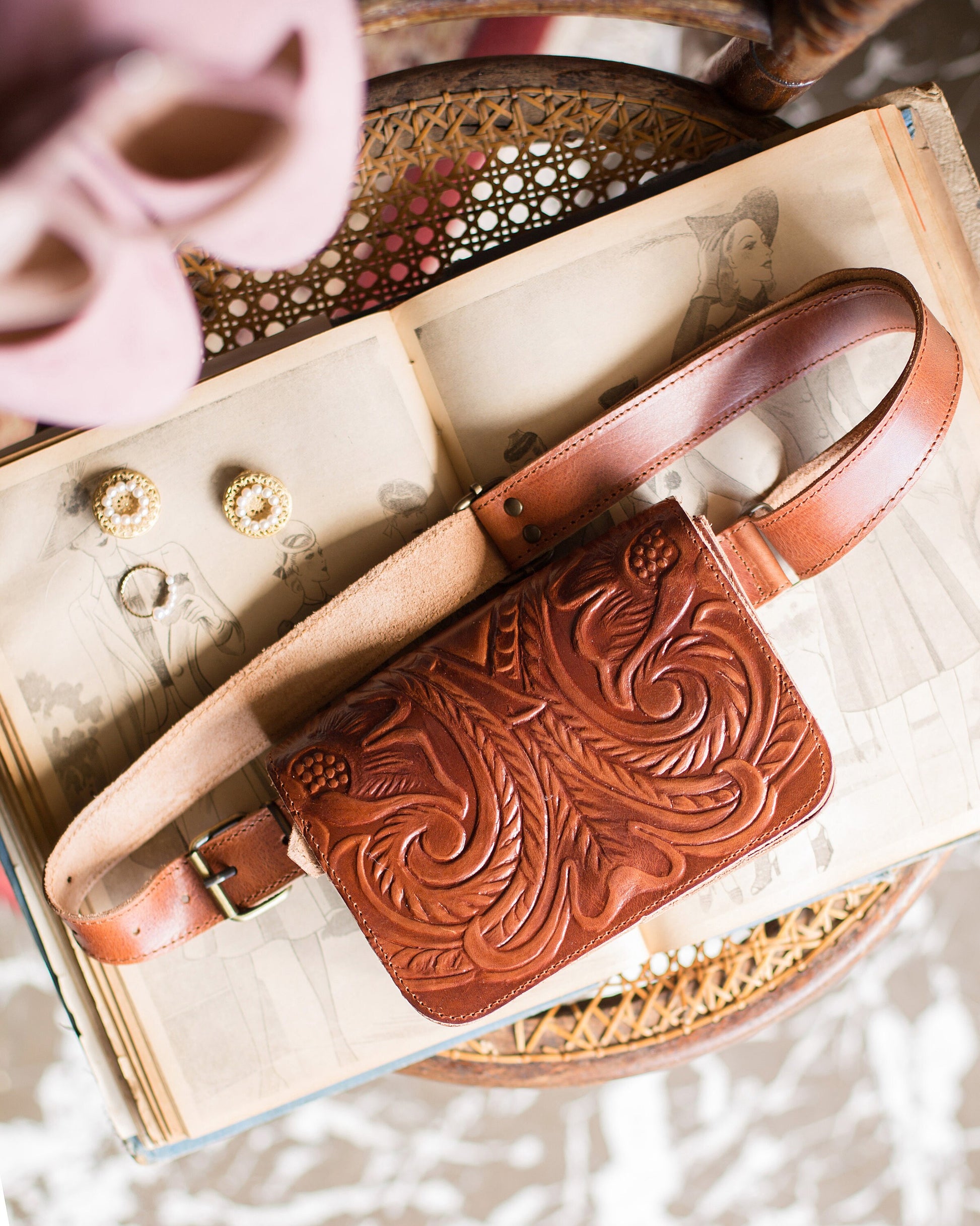 Tooled leather fanny packs for women, belt bag, tooled leather, bum bag, hip bag, fanny pack vintage, gurteltasche leder, sac en cuir