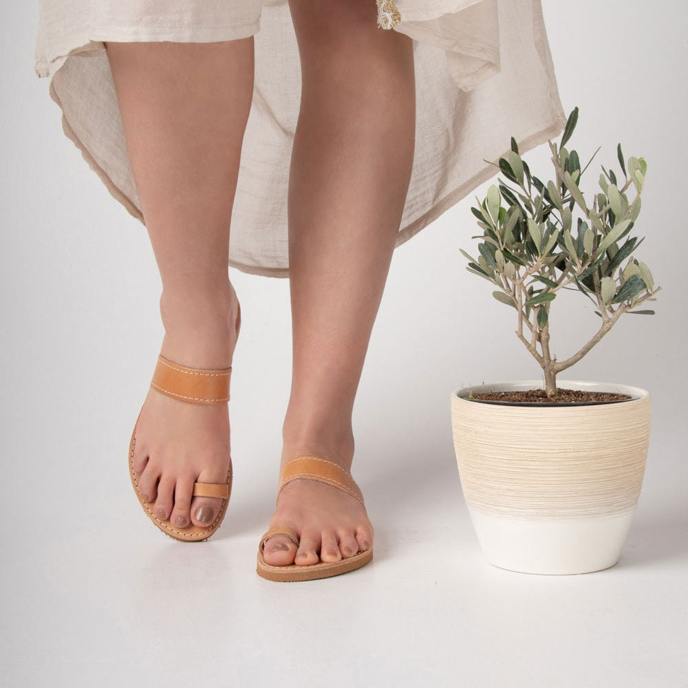 Leather women sandals, Toe ring leather sandals, Natural leather barefoot sandals, Classic Greek style sandals