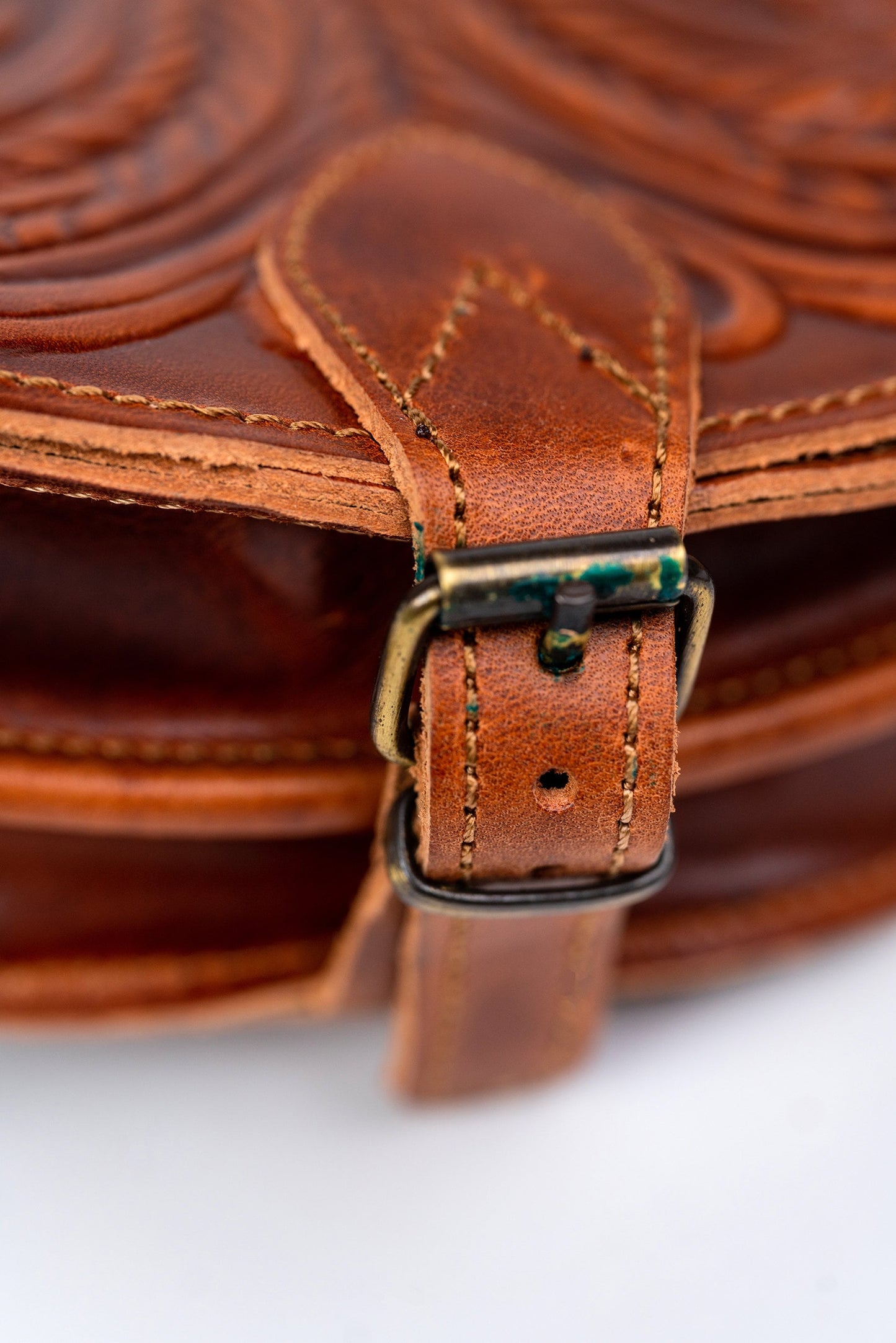 Leather crossbody bag for women, rustic saddle leather bag, tooled leather purse, umhängetasche, sac en cuir