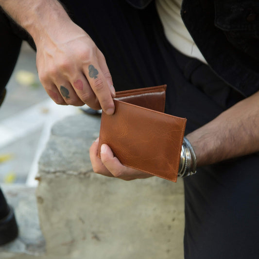 Full grain mens leather wallet, Minimalist genuine leather wallet, Bifold travel wallet men, Men's leather accessories