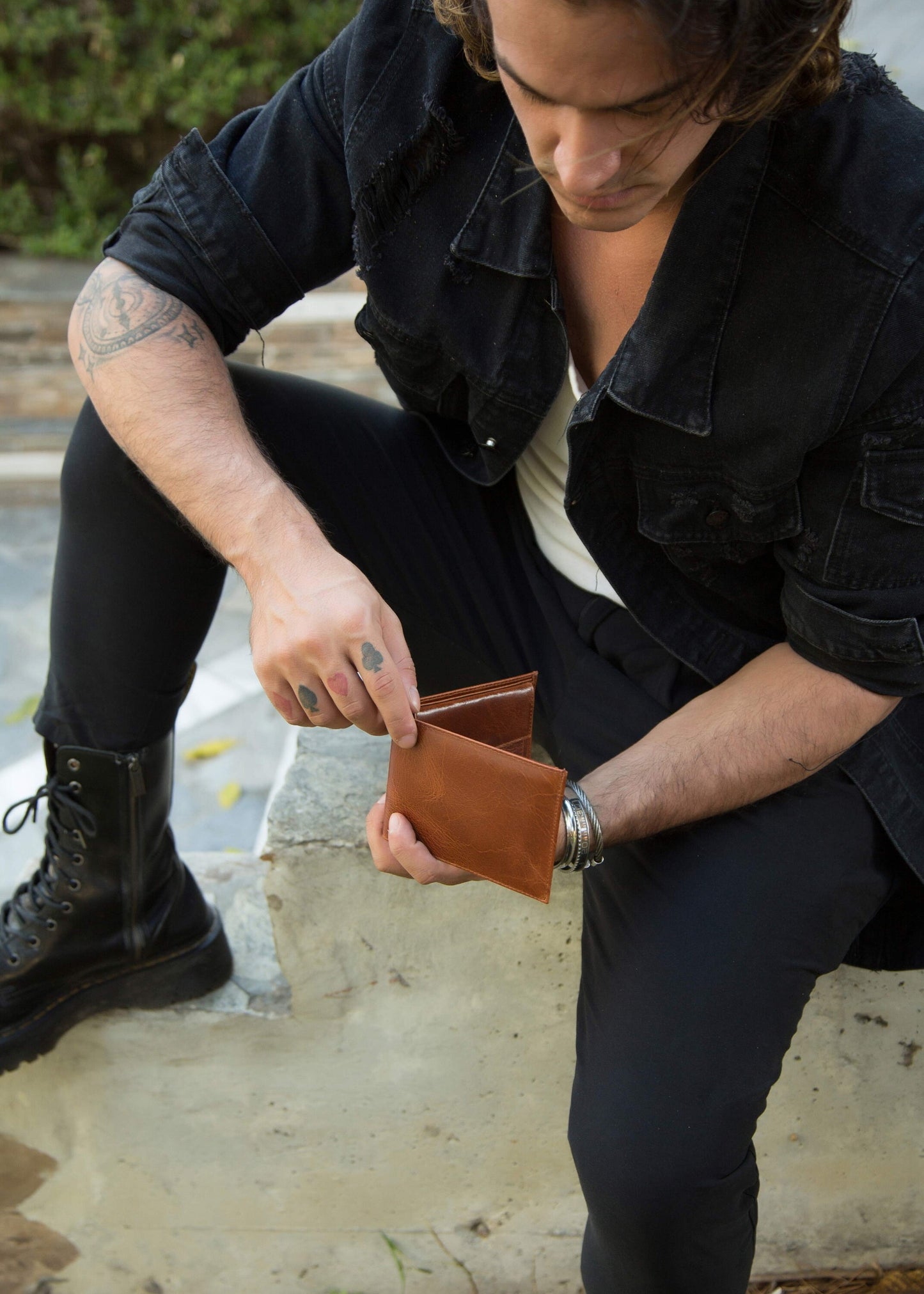Full grain mens leather wallet, Minimalist genuine leather wallet, Bifold travel wallet men, Men's leather accessories