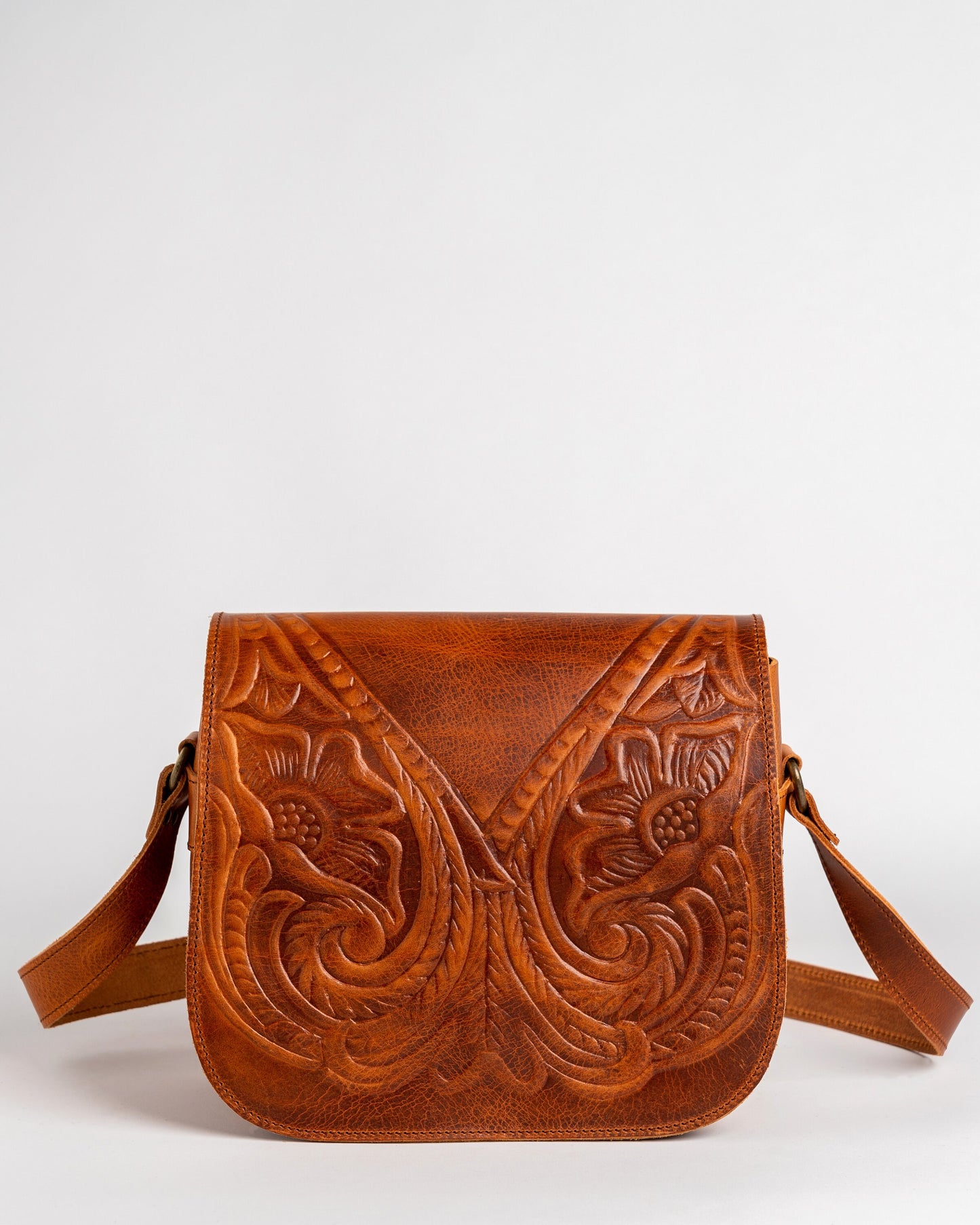 Western leather saddle bag for women, Tooled leather crossbody bag, Hand tooled leather purse, Saddle bag purse