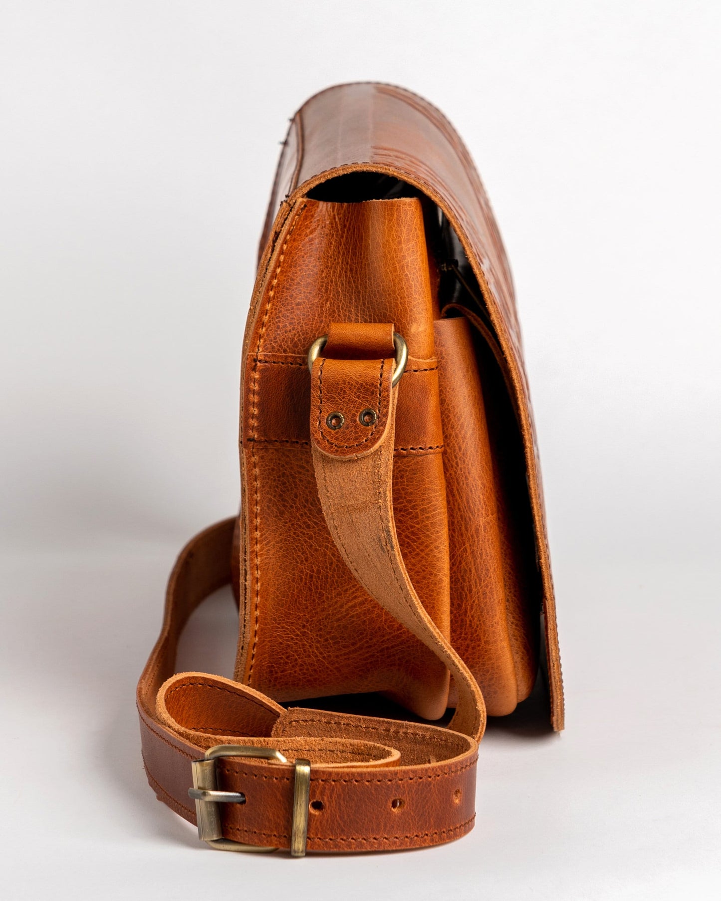 Western leather saddle bag for women, Tooled leather crossbody bag, Hand tooled leather purse, Saddle bag purse