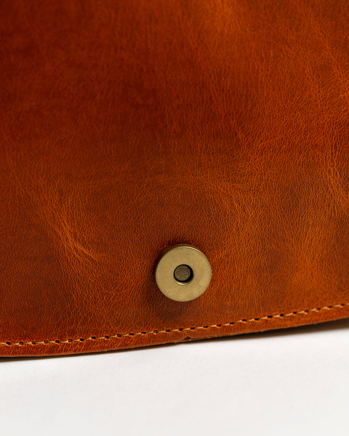 Waxed Brown Leather Saddle Bag Ariadne