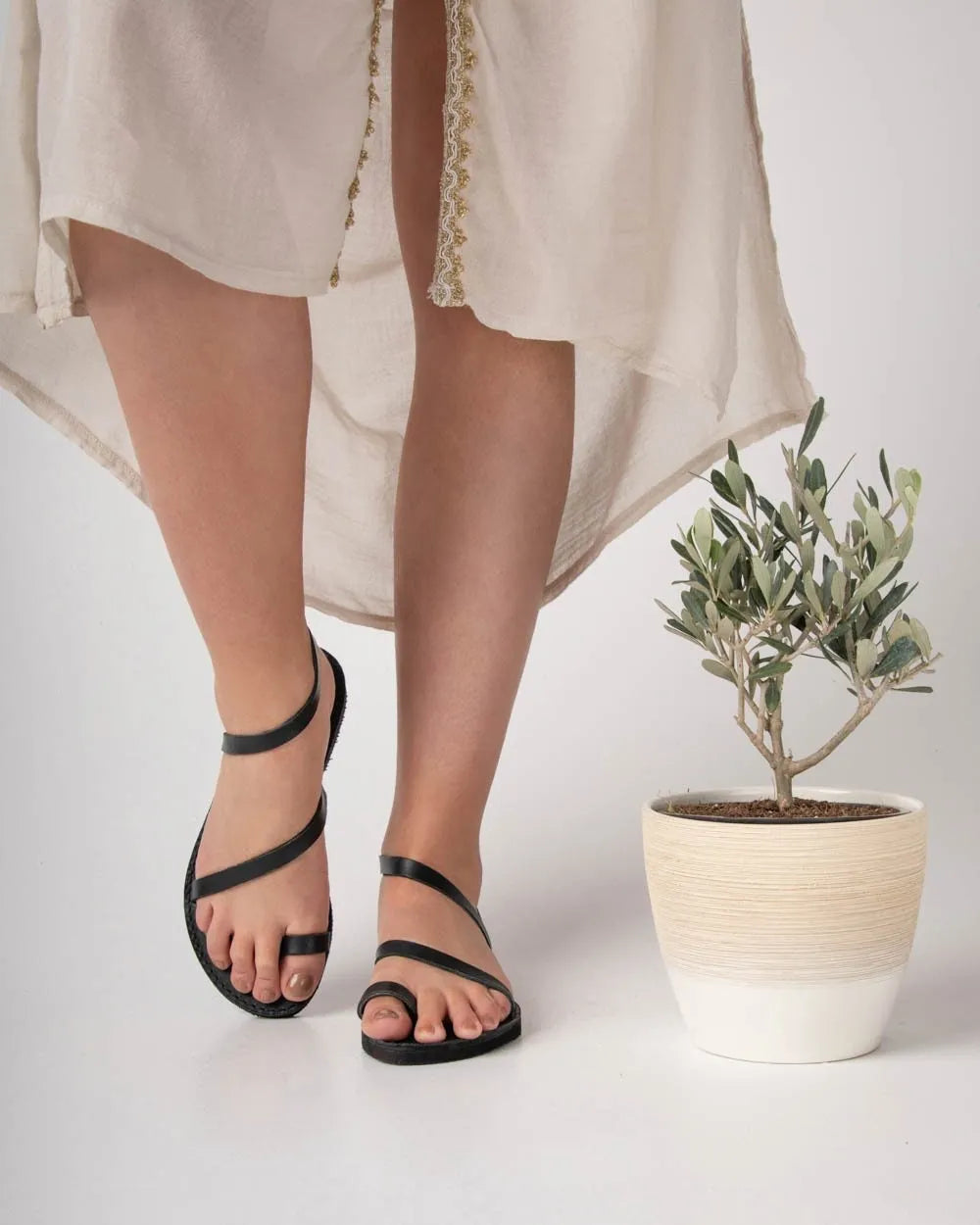 Brown Leather Toe Ring Sandals, Strappy Leather Womens Sandals, Leather Flat Sandals, Calf leather