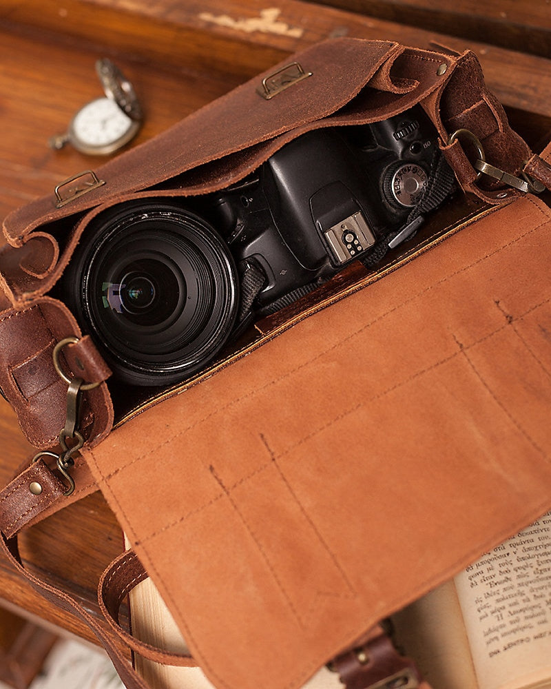 Small leather camera case, handmade vintage leather camera bag, dslr camera bag, sac appareil photo, rustikale kameratasche