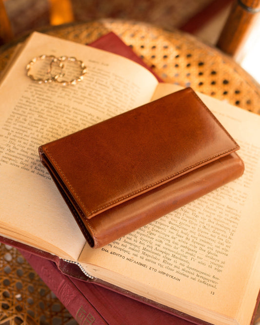 Small woman wallet, minimalist wallet, leather wallet, travel wallet, credit card wallet, trifold wallet, slim wallet