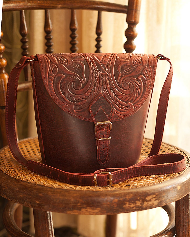 Genuine leather crossbody bag for women, Vintage leather purse, Tooled leather saddle bag, Umhängetasche, Sac en cuir