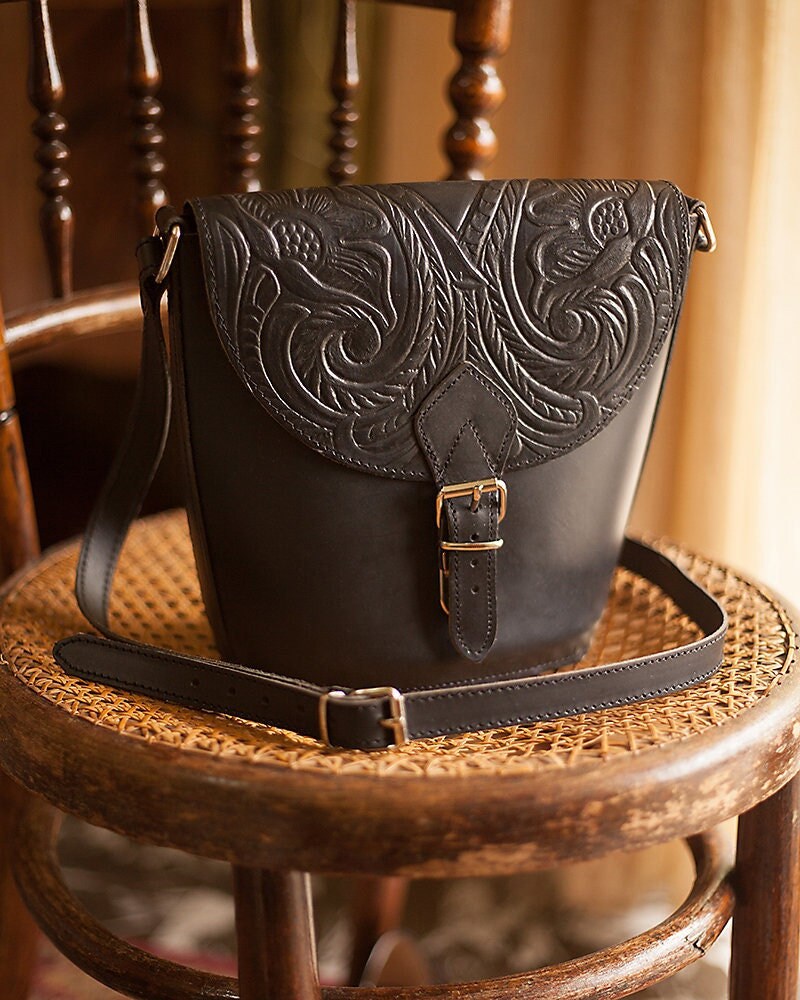 Leather crossbody bag for women, Vintage leather black purse, Leather saddle bag purse, Umhängetasche, Sac en cuir