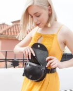 Round Belt Bag Tooled Deianira - Image 4