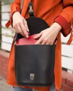 Leather Crossbody Bag Phyllis - Image 3